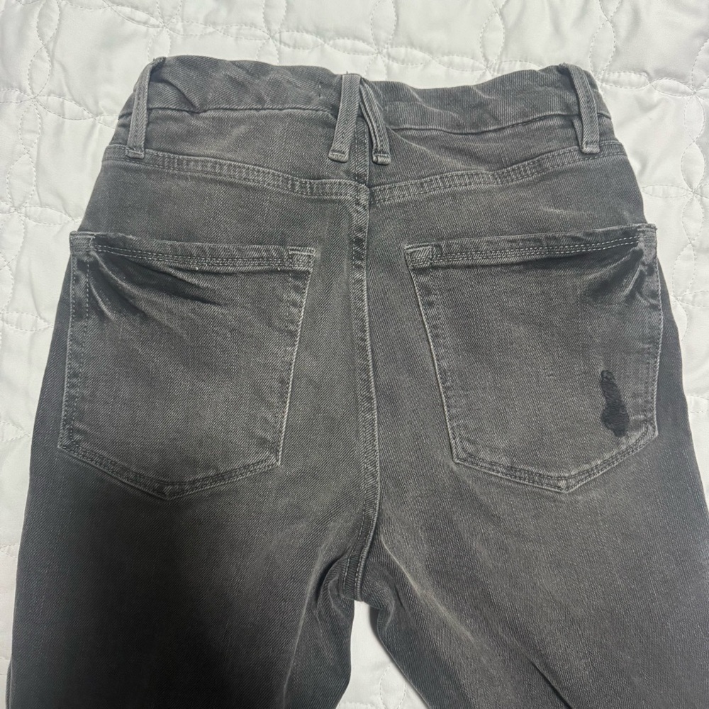 Good American Crossover Waist Skinny Jeans in Dark Grey - Women’s 2 - Picture 8 of 9